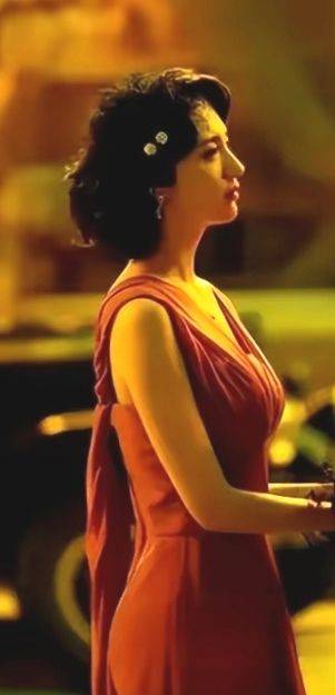 张伊君:魅力无限,演技不凡_表演_电视剧_角色