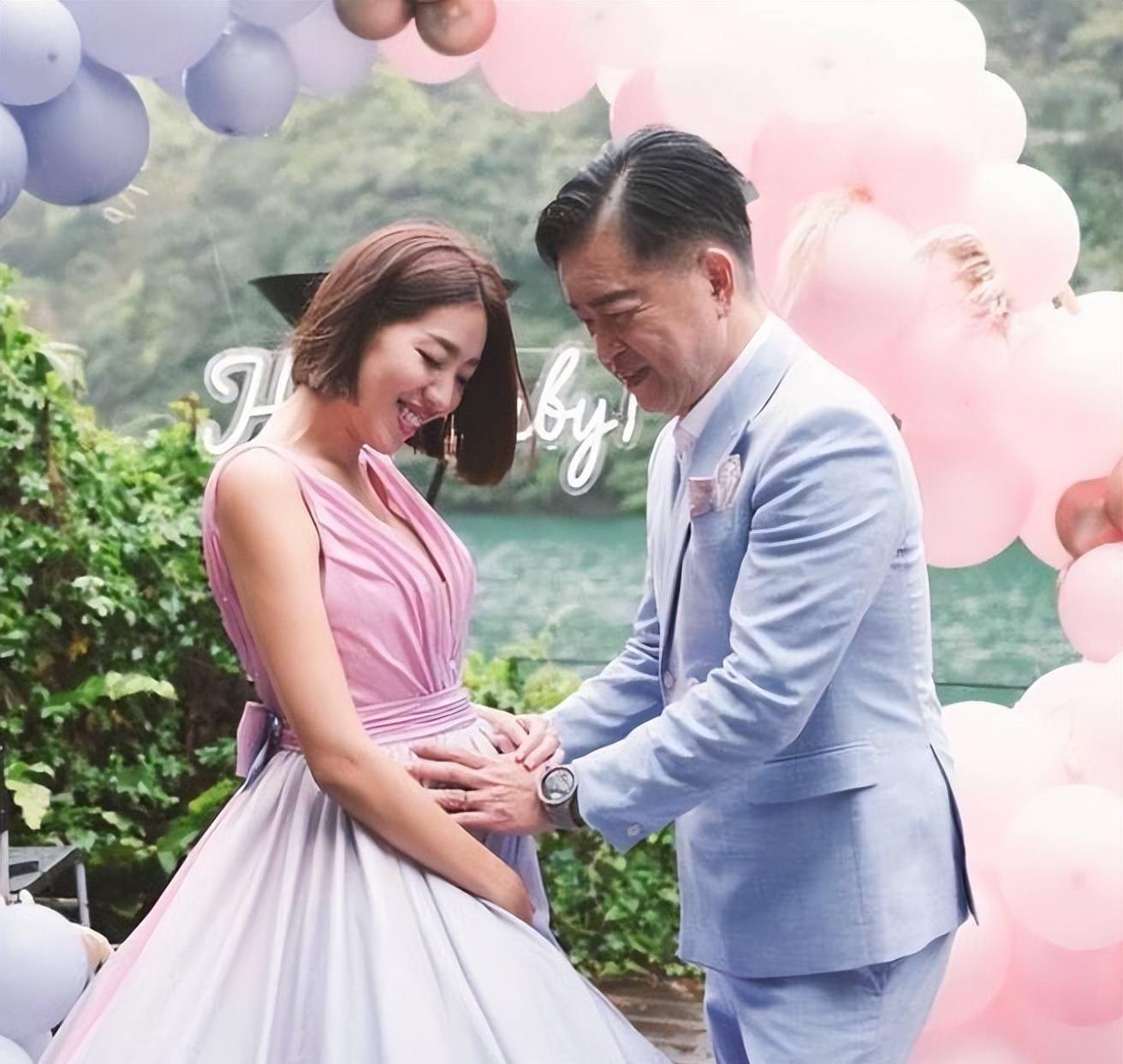 原创原创39岁刘伊心官宣三胎63岁富豪老公开心大笑为其举办派对庆祝