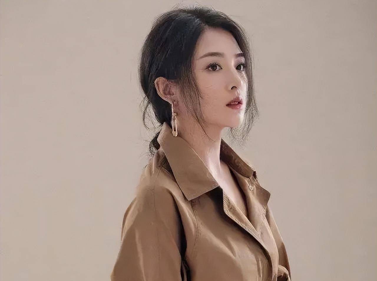 原创33岁张含韵的家居日常火了爱健身爱花草那叫一个精致晒晒