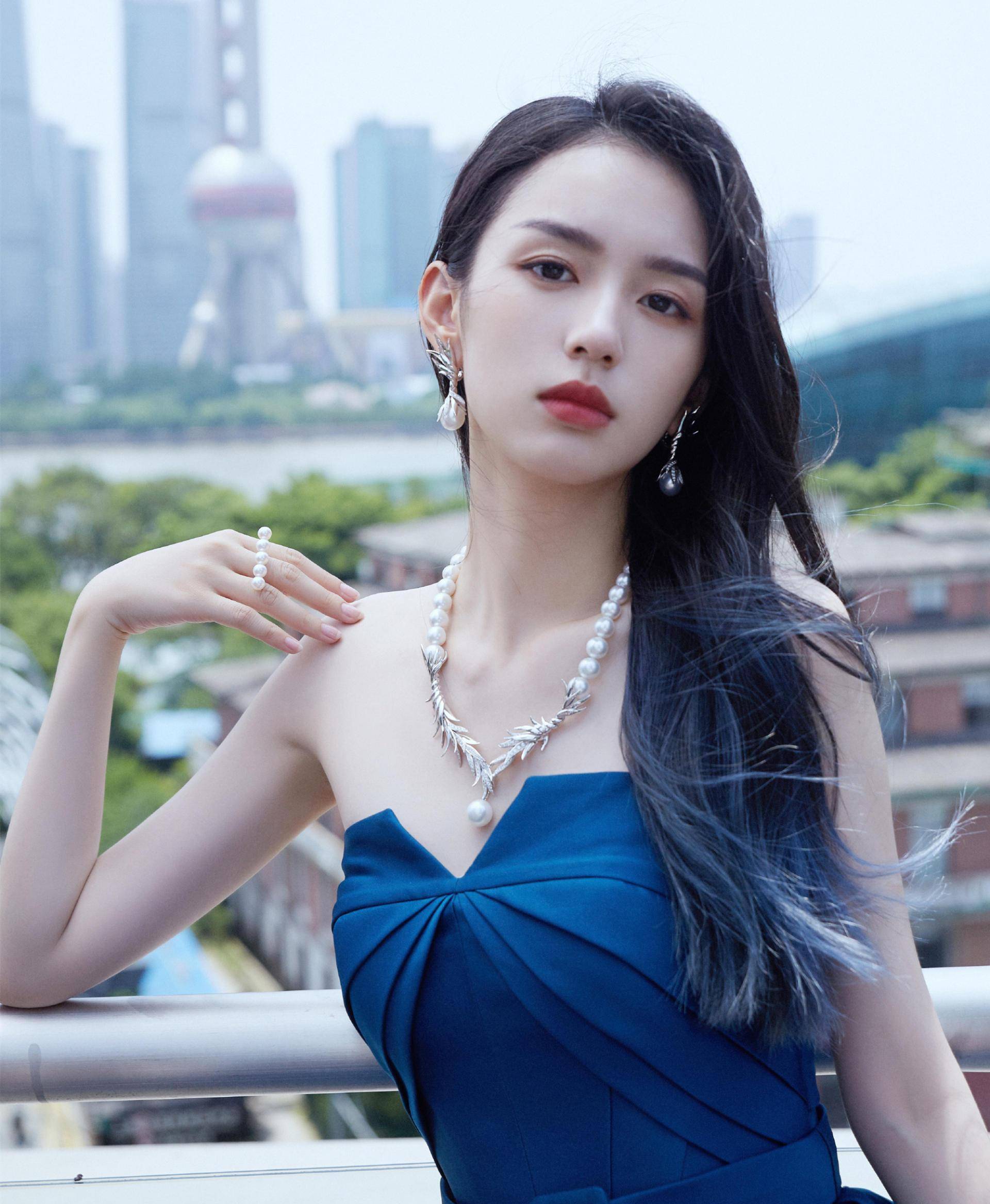 明星百万修图师名副其实?有的技术堪比"换头",有的却越修越丑