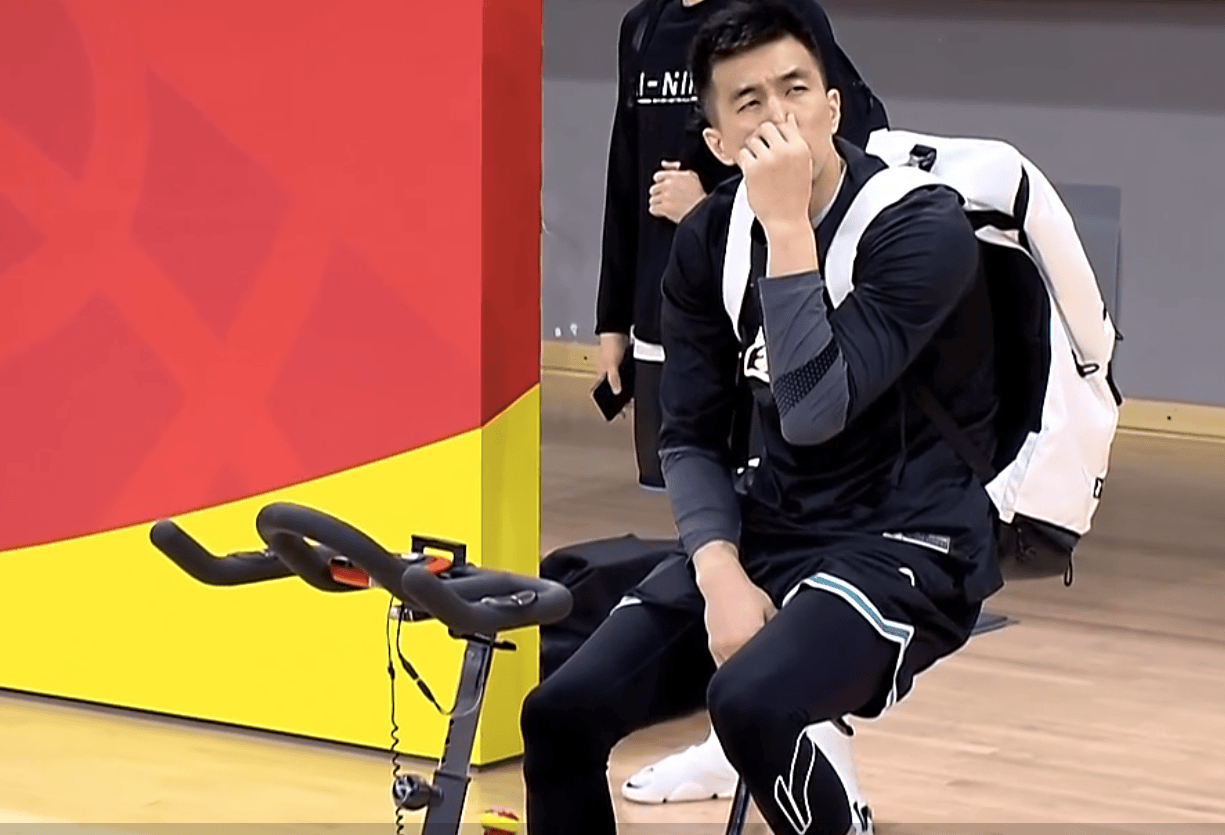 原创从未见过郭艾伦只打3场球衣销量cba第一票王胡明轩只排第7名