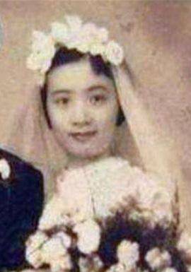 不孕被扫地出门成为卖唱女,嫁给陈济棠后生育11子_莫秀英_生活_婚姻
