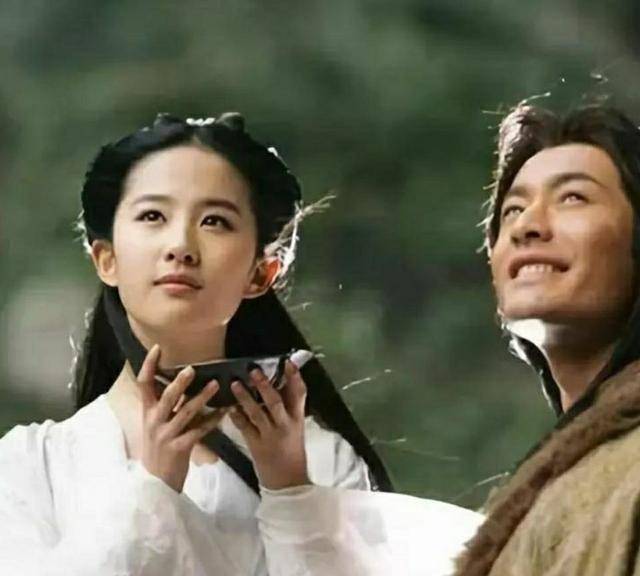 原创从万人捧到风光不再退圈后的刘亦菲如今怎样了