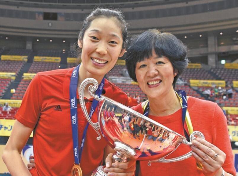 一度递交退役申请拒所有商业代言朱婷回归中国女排感谢郎平