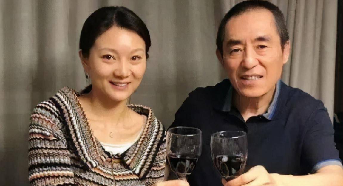 原创她19岁放弃大学学业嫁给张艺谋为其生儿育女陈婷逆袭的人生