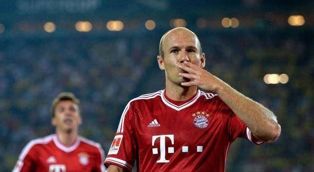 传奇复出荷兰巨星罗本退役后再次复出曾离球王仅差一步之遥