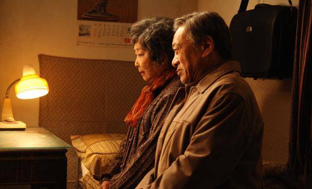 素材图片1988年,离家41载的台湾老兵黄石益,终于踏上了日思夜想的回乡