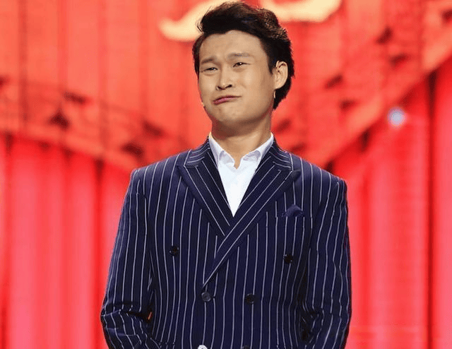 原创小沈龙直播改错价亏损上千万气得扇自己耳光要求助理立刻辞职