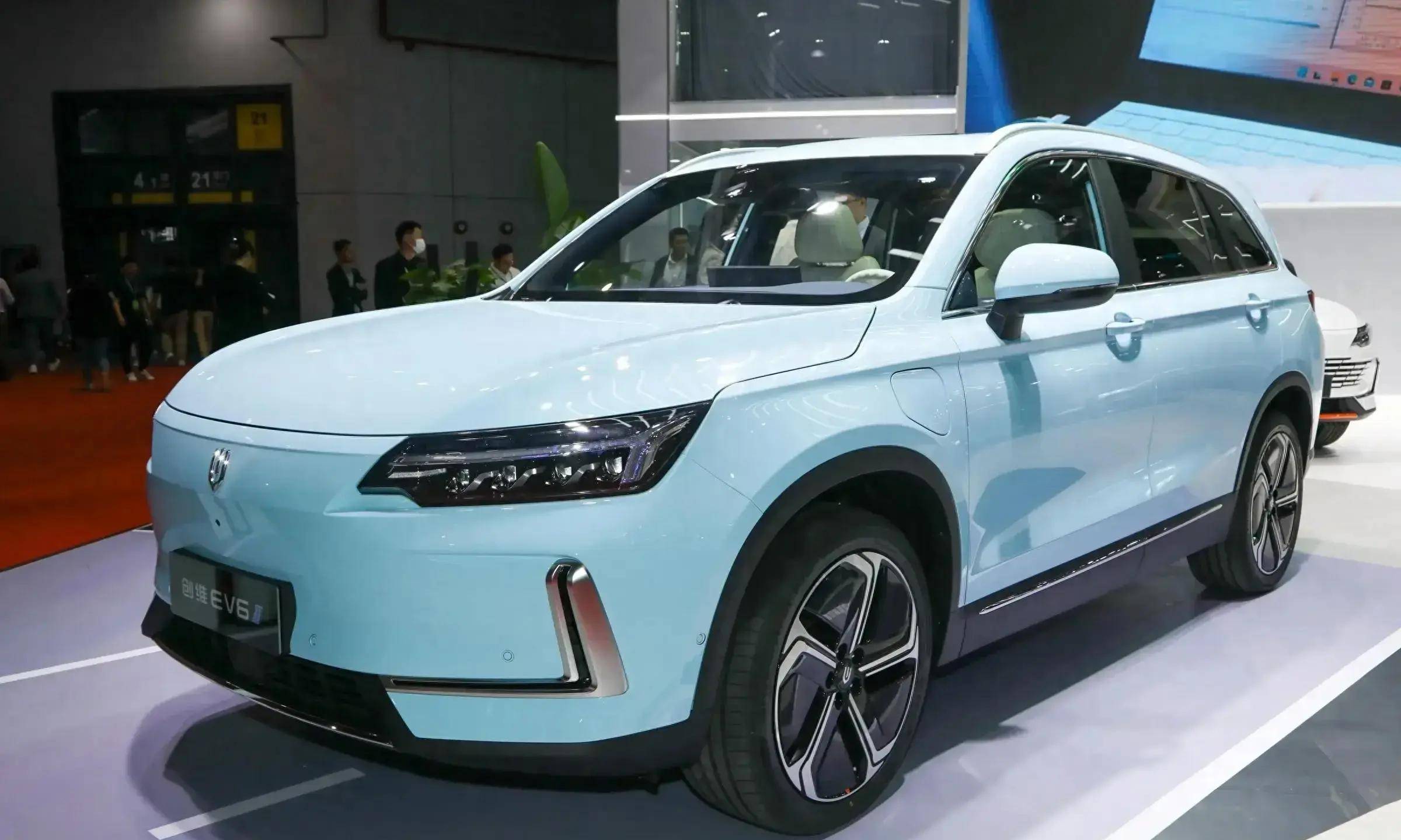 创维ev6闪充版发布:首发售价25.68万元,续航520公里挑战唐ev