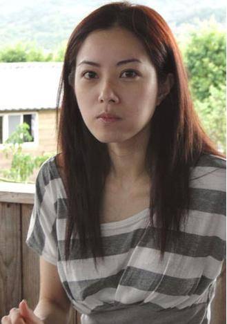 原创内防咸猪手外躲富商搂娱乐圈就是大染缸进圈的女孩全变样