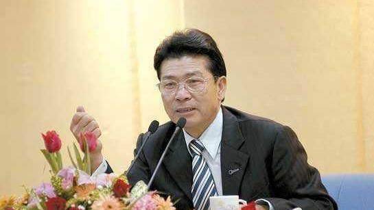 从农民出身到创千亿帝国,成董明珠最强的对手,公司却传给外姓人_企业_