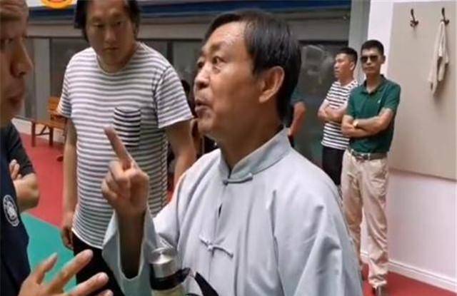 学有所成后,马保国感觉自己对武术有了完整的了解,甚至将三位老师的