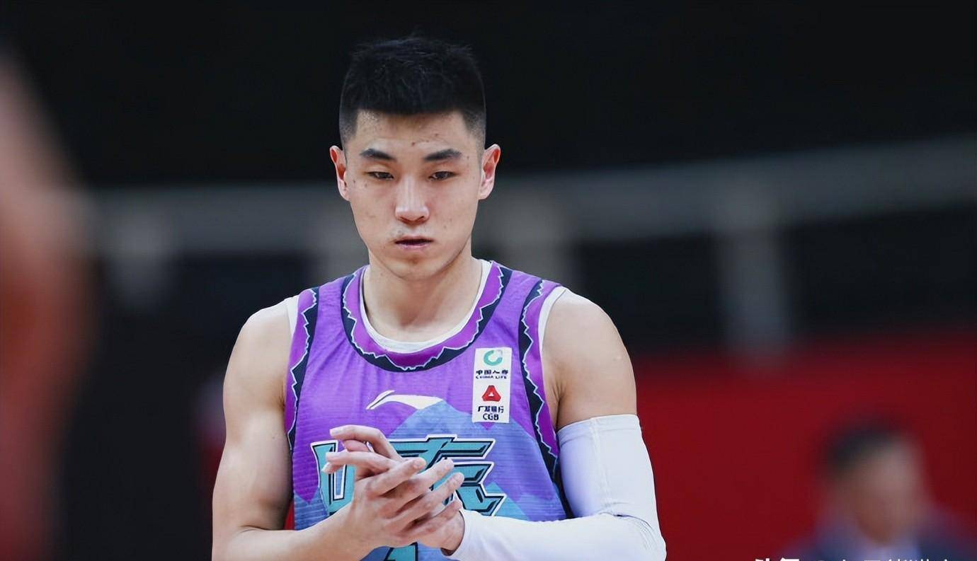 山东男篮休赛期求婚第一人,无缘季后赛又有什么关系_球员_成功_巩晓彬