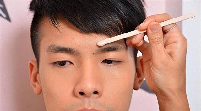 原创男性过了50岁眉毛突然变长意味着什么很多人还蒙在鼓里