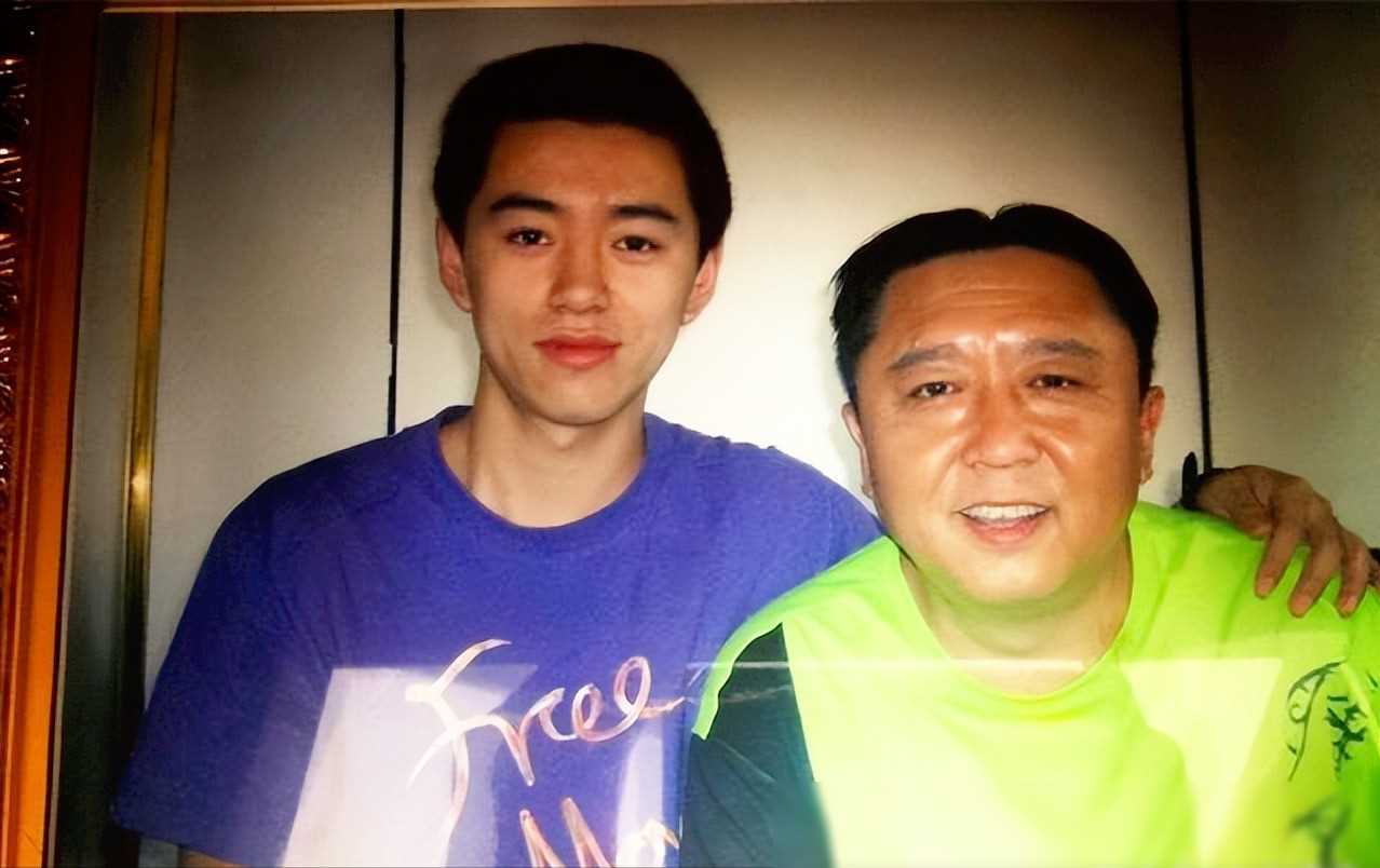 原创孟鹤堂唱歌栾树伴奏于谦引荐人脉干儿子受益匪浅