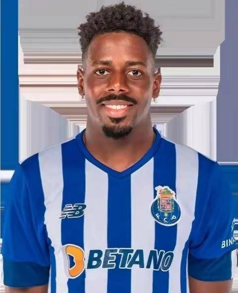 原创马纳法之选700万欧悍将为家人为冠军择申花5场成队长