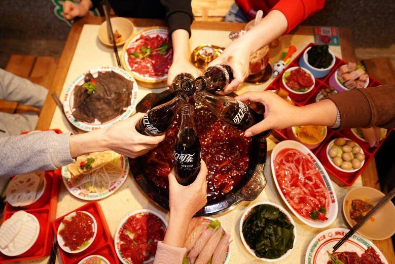 热力十足和中粮可口可乐畅爽天府春日经济