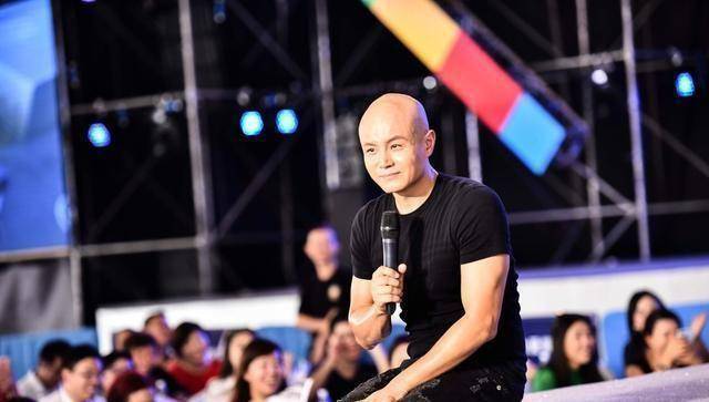 原创从金牌导师到身败名裂乐嘉是怎么把事业作没的