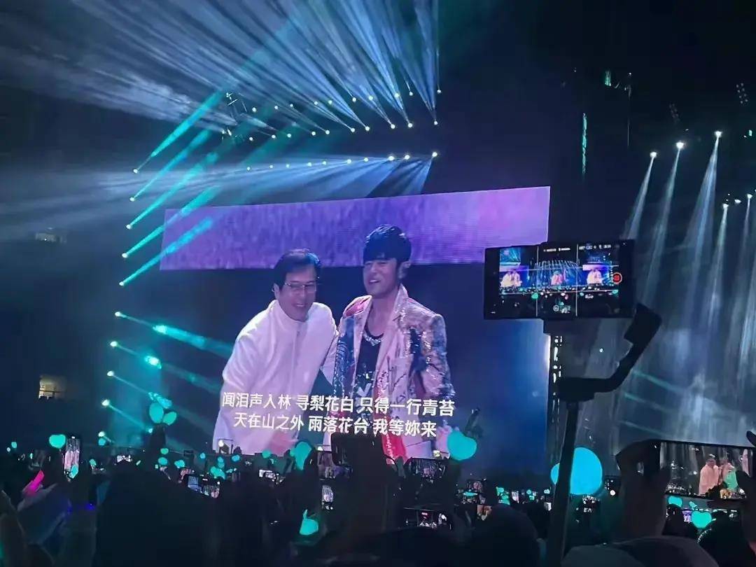 原创成龙发文庆祝70岁生日李晨吴京周杰伦王力宏送祝福上热搜