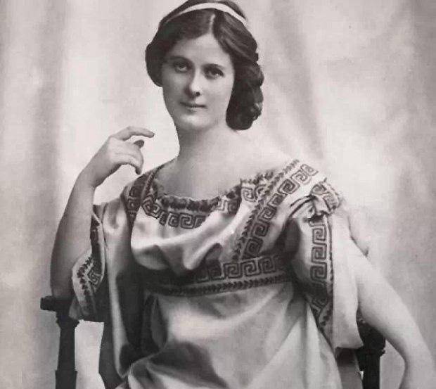 嫁给与父亲同龄的男人,后被自己的丝巾勒死_伊莎多拉·邓肯_舞蹈_生活