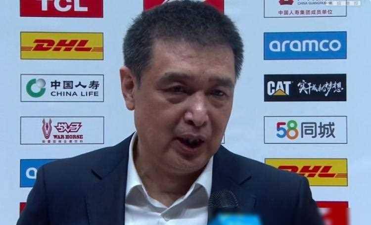 31岁老将太谦卑,主动管年轻人叫老大_张宏远_球员_草根