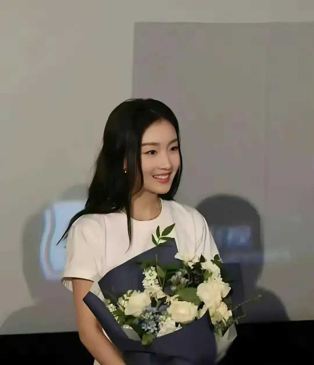 原创周冬雨这是换了个人吧史上整得最成功的我喜欢现在的她