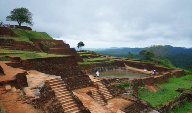原创建在一块大石头上的王朝耗时18年完工仅7年就灭亡了