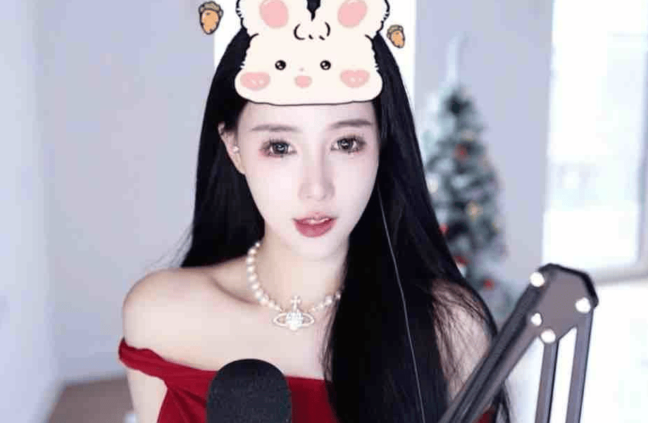 至于接下来要去哪里,她还没有决定,但在直播时她明确表示不会去虎牙.