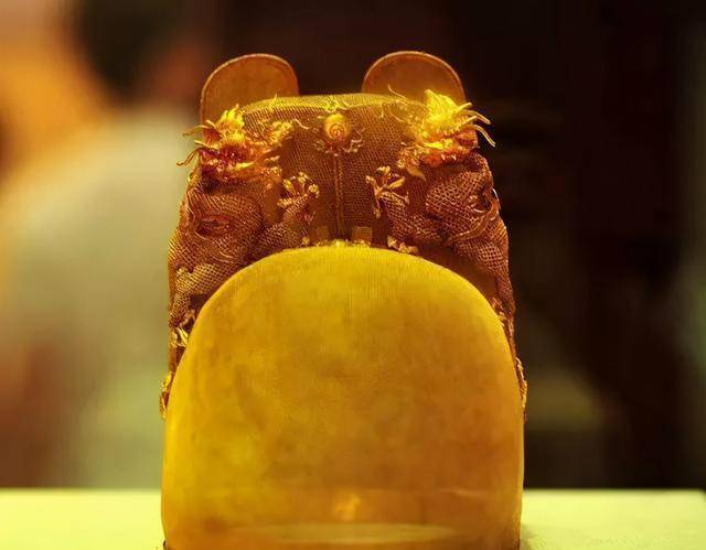 原创1956年郭沫若挖掘明定陵3000多件文化瑰宝一大半被损毁