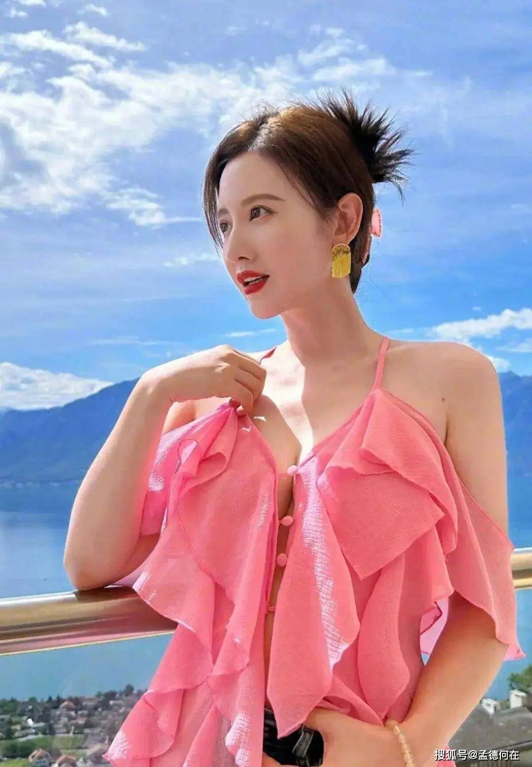 原创张萌如此多娇引无数英雄竞折腰