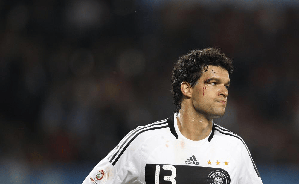 不过,别忘了,皮尔洛还帮助ac米兰,尤文图斯,甚至意大利国家队在低谷