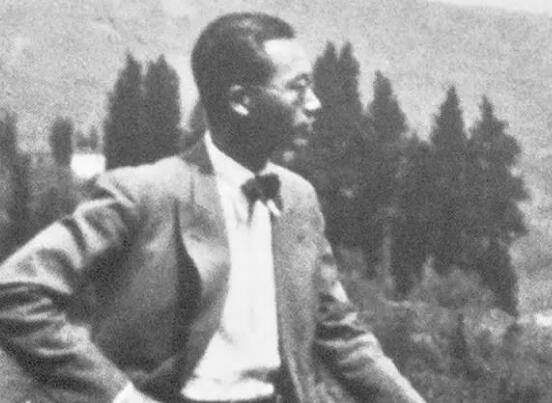 半是喜欢,为了她美满家庭不在,二人共度40年时光_梁宗岱_甘少苏_生活