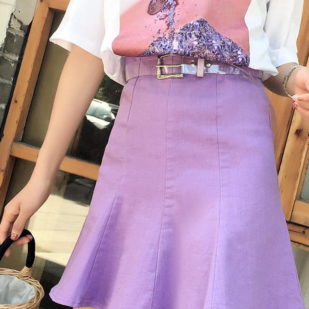 紫色半身短裙让你秒变大长腿
