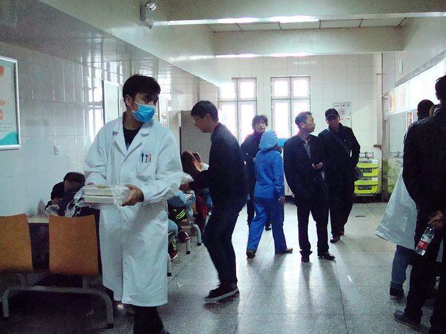 辣子鸡,真真的鸡肉太多了,闻着真香这些都是刚开始拍的,在没有被发现