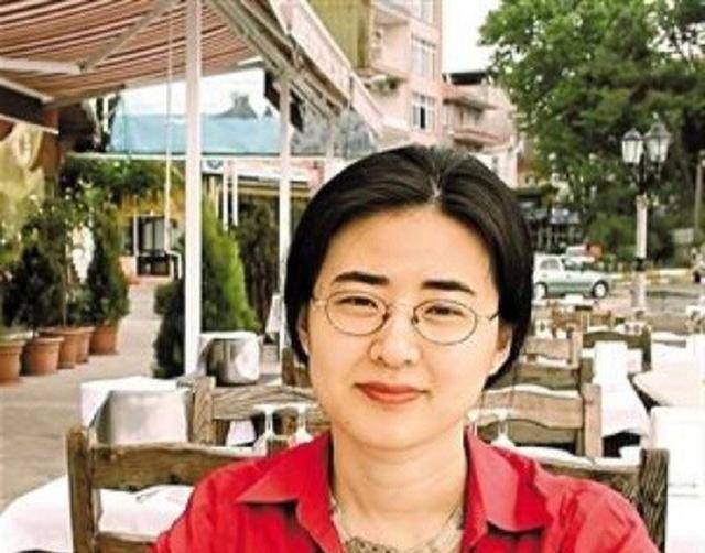 原创22年前天才少女田晓菲非要嫁给大25岁的美国导师现今怎样了