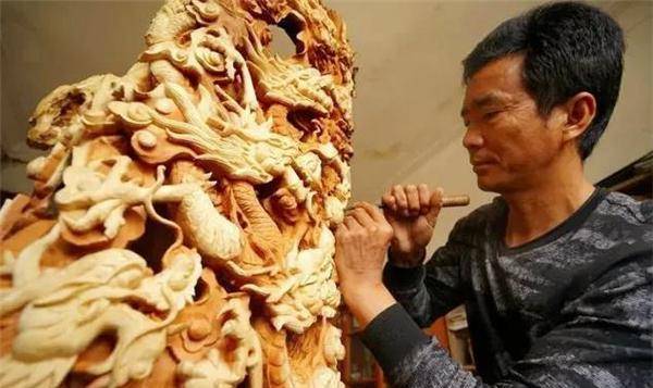 15米"东方雄狮",标价1000万没人买,今闲置惹妻抱怨_龙师傅_根雕_作品