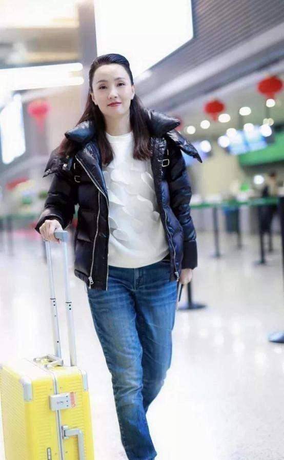 穿羽绒服时一定不要配时尚裤看看刘涛陶虹这样穿是有多美