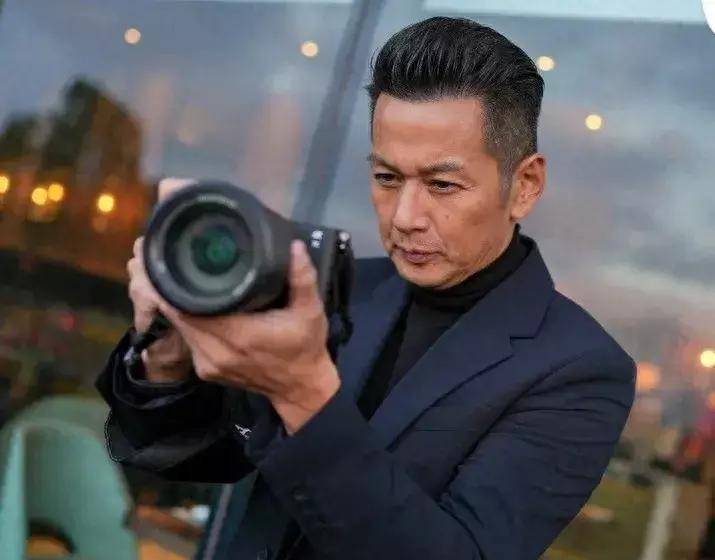 52岁tvb男星不后悔离巢遗憾从未获奖项肯定望跟不同平台合作