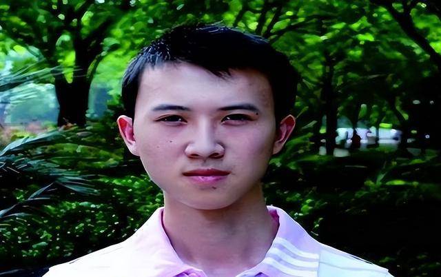 原创重庆高考状元何川洋659分考上北大却因造假民族身份被拒录