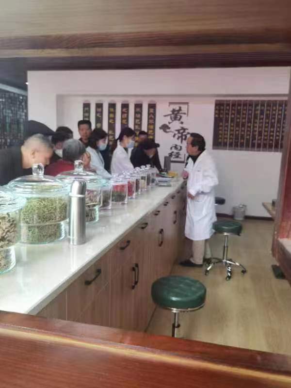 旺堂中医馆诊疗环境体现了中医药文化特色,开设医师诊疗室,针灸理疗室