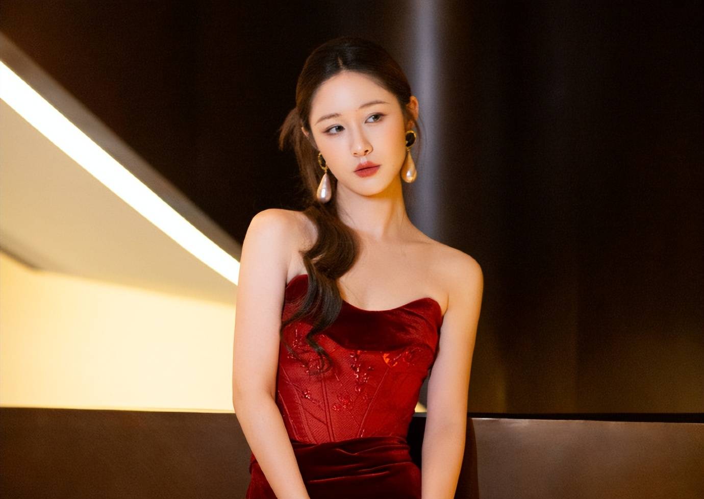 从芒果离职后,梁田选择在短视频平台证明自己,她也开启了自己的新事业