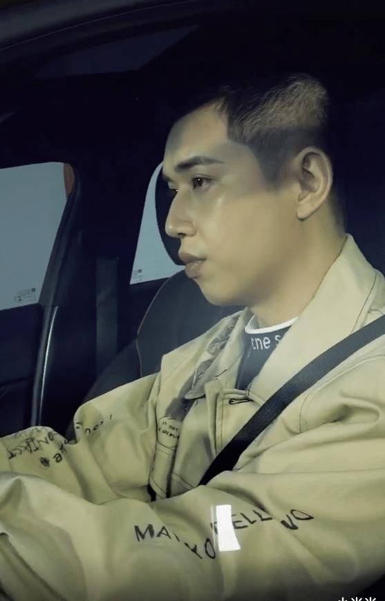李佳琦的小助理拍汽车广告瘦了20斤的感觉帅成小鲜肉