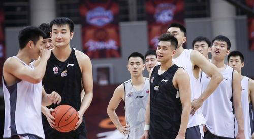 原创郭艾伦面临压力高诗岩求婚引关注