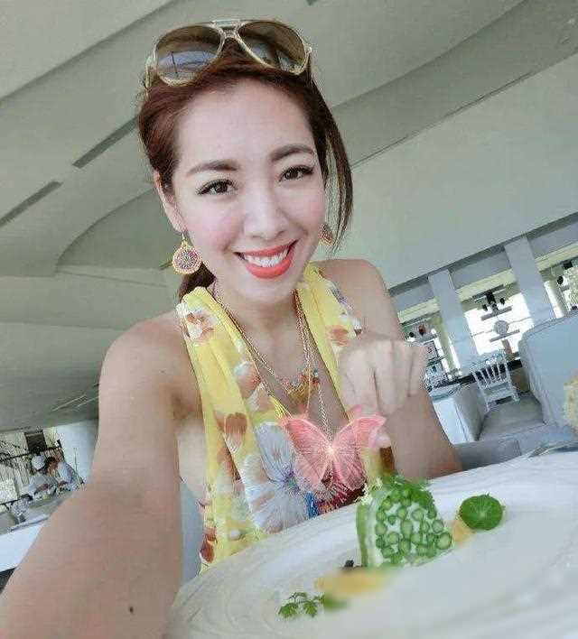 刘伊心63岁富豪老公派对引发网友热议前妻颜值备受关注