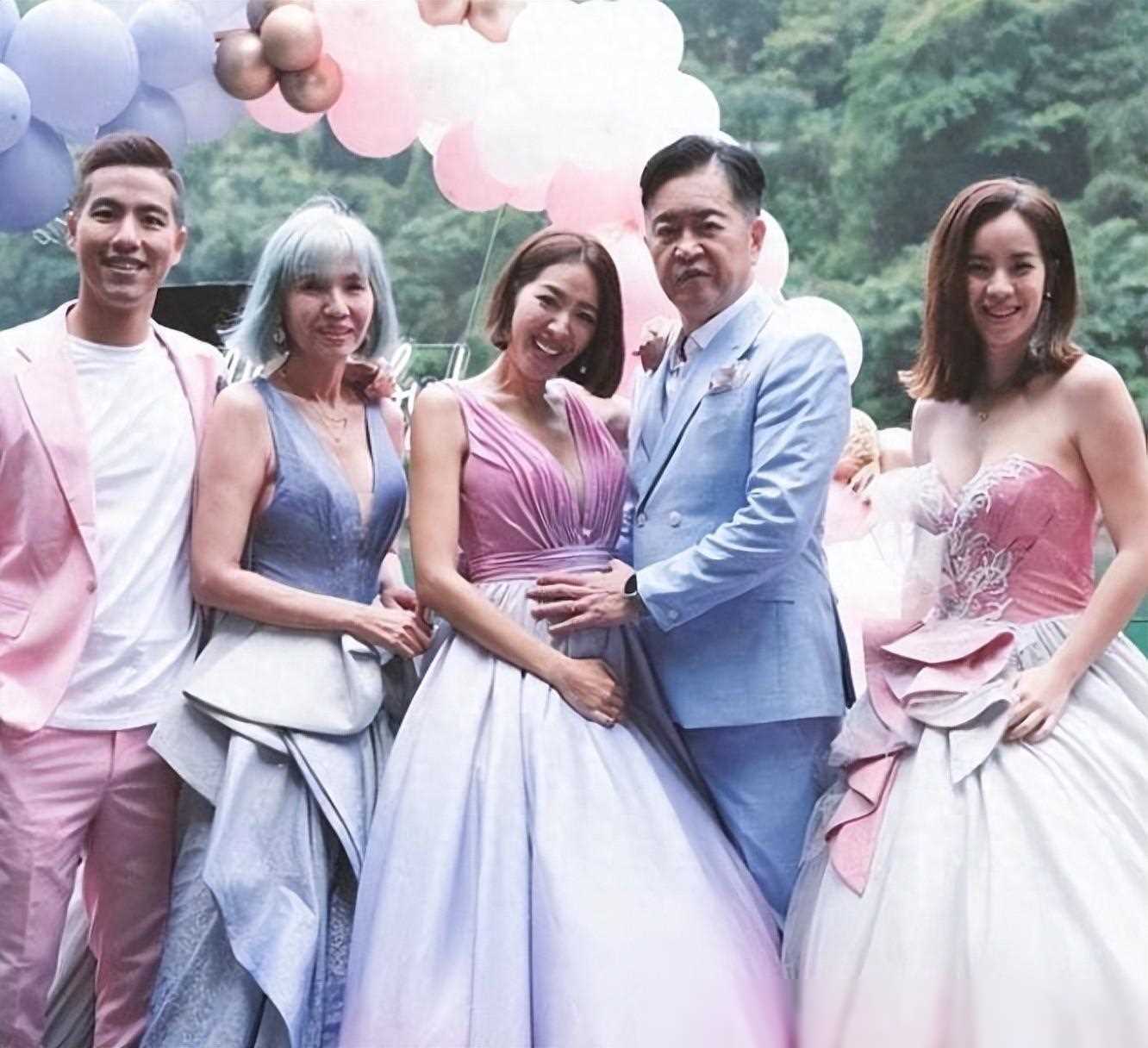 刘伊心三胎得子富豪老公惊喜派对夫妻甜蜜庆祝