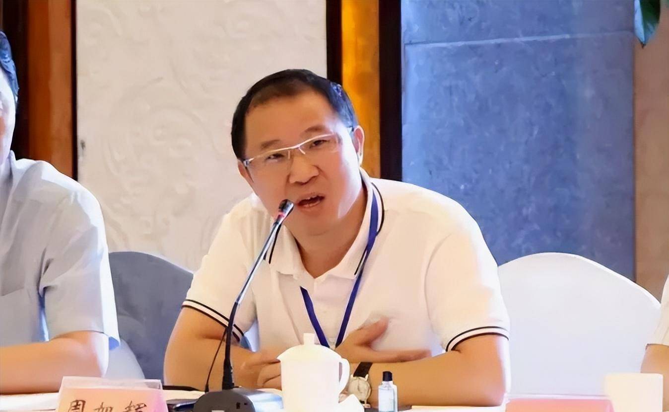 农村出身,39岁身家25亿,曾先后2次娶明星妻子_周旭辉_金亚科技_公司