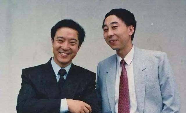 逐渐日落西山的相声重新拉回了人们的视线当中,让人们重新爱上听相声