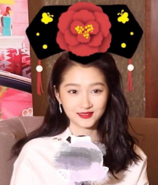 原创关晓彤说我是瓜尔佳氏的在逃格格吴京笑笑说我身份也不简单