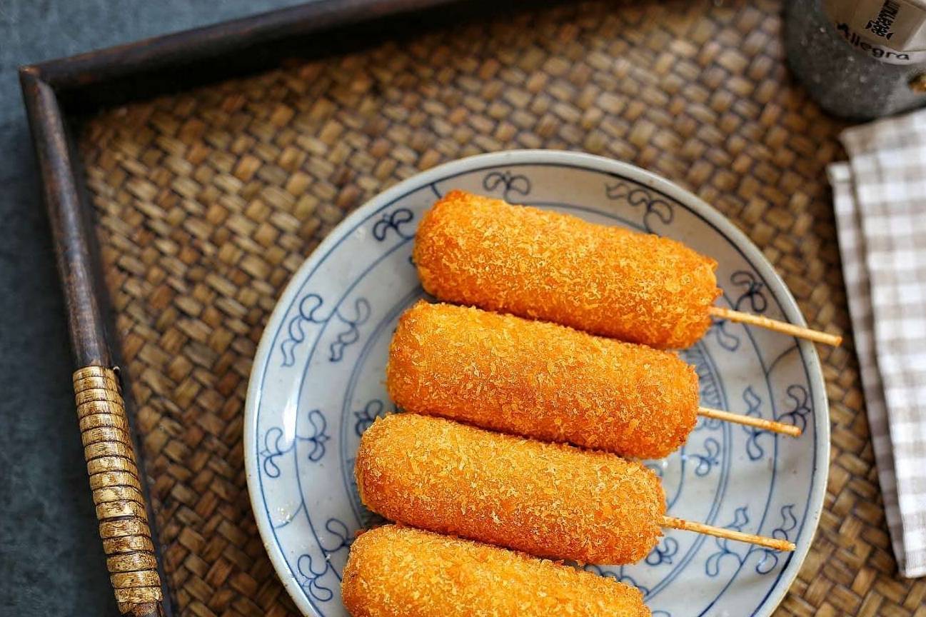 外脆里香的炸热狗咬一口满嘴芝士香简单易学快来试试