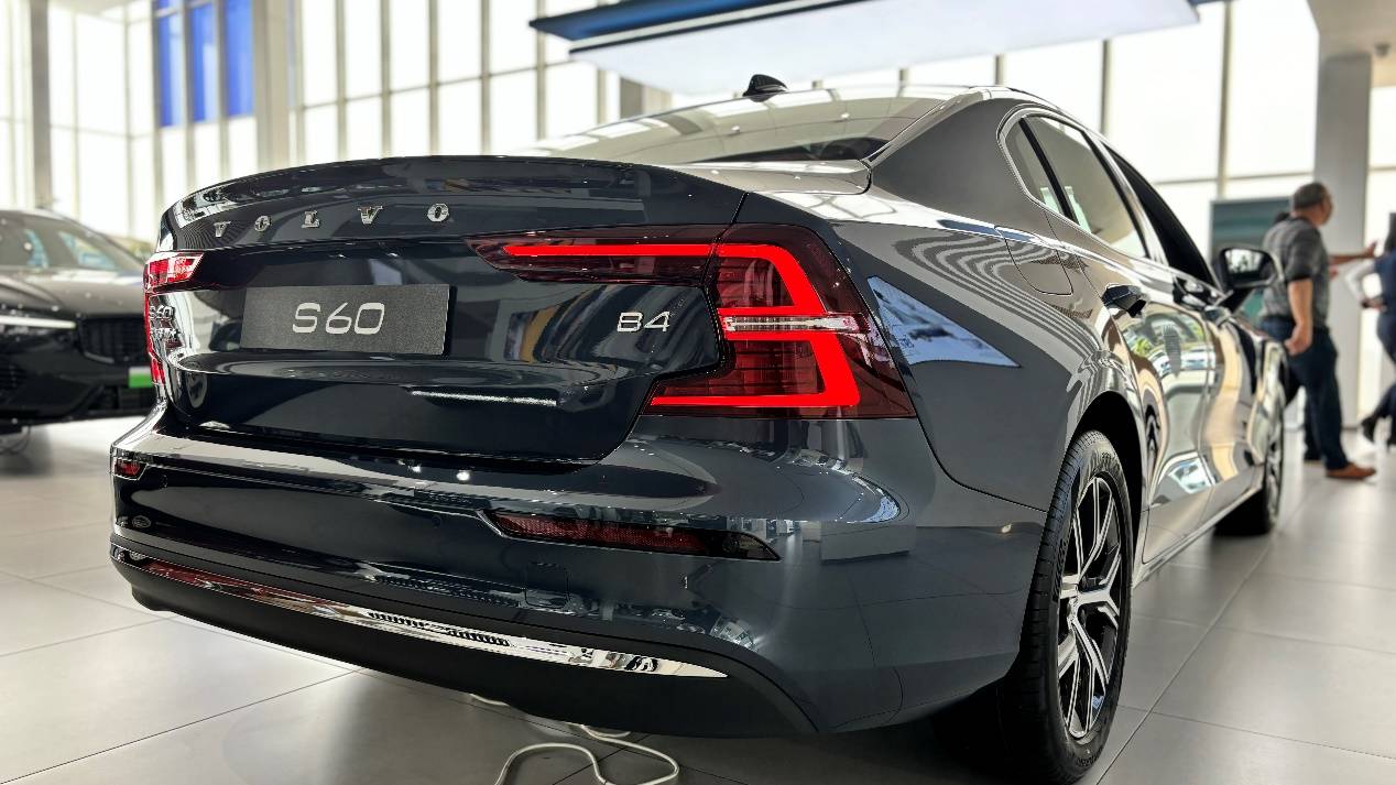 49万,比小米su7起步价低,能买沃尔沃s60_搜狐汽车_搜狐网